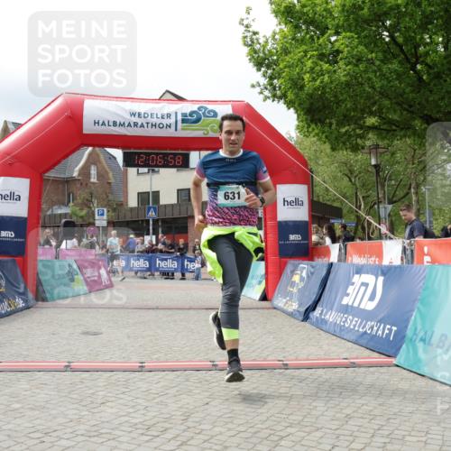 10.05.2026 - 8. Wedeler Halbmarathon Yannick Fuchs http://msf.ph/oto/9725476 10.05.2026 12:06:56 Ziel 399, 631 meine-sportfotos.de