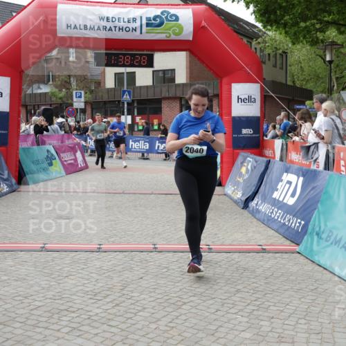 10.05.2026 - 8. Wedeler Halbmarathon Yannick Fuchs http://msf.ph/oto/9725477 10.05.2026 11:38:26 Ziel 146, 360, 688, 765, 768, 2040 meine-sportfotos.de