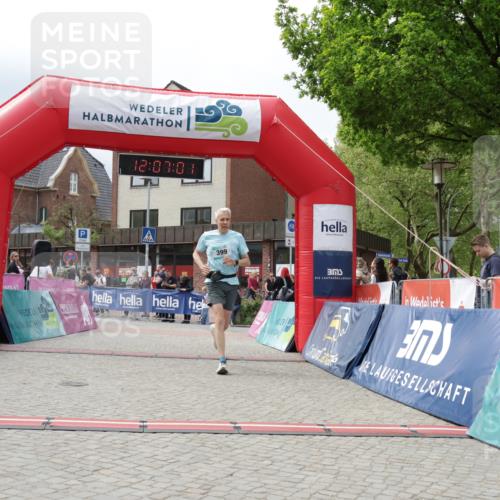 10.05.2026 - 8. Wedeler Halbmarathon Yannick Fuchs http://msf.ph/oto/9725505 10.05.2026 12:06:59 Ziel 399, 631 meine-sportfotos.de