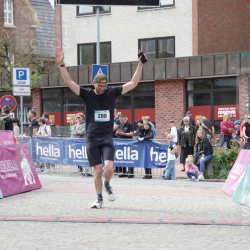 10.05.2026 - 8. Wedeler Halbmarathon Yannick Fuchs http://msf.ph/oto/9725527 10.05.2026 12:07:05 Ziel 288, 399 meine-sportfotos.de