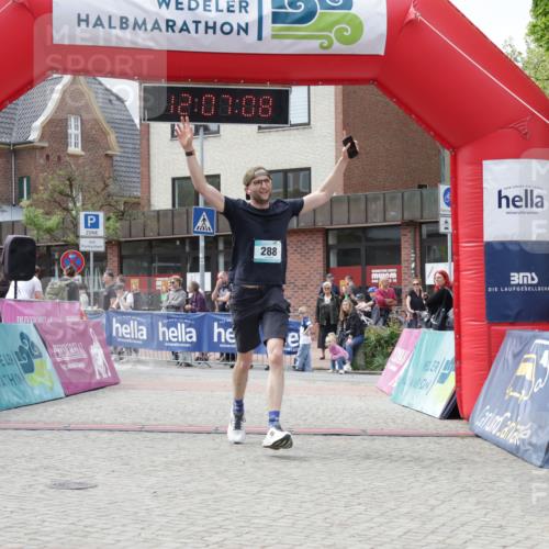 10.05.2026 - 8. Wedeler Halbmarathon Yannick Fuchs http://msf.ph/oto/9725550 10.05.2026 12:07:06 Ziel 288 meine-sportfotos.de