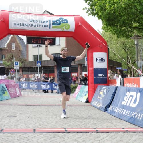 10.05.2026 - 8. Wedeler Halbmarathon Yannick Fuchs http://msf.ph/oto/9725566 10.05.2026 12:07:06 Ziel 288 meine-sportfotos.de