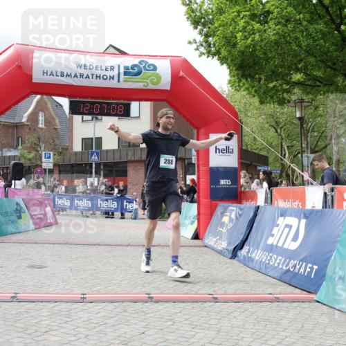 10.05.2026 - 8. Wedeler Halbmarathon Yannick Fuchs http://msf.ph/oto/9725573 10.05.2026 12:07:06 Ziel 288 meine-sportfotos.de