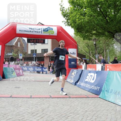 10.05.2026 - 8. Wedeler Halbmarathon Yannick Fuchs http://msf.ph/oto/9725577 10.05.2026 12:07:06 Ziel 288 meine-sportfotos.de