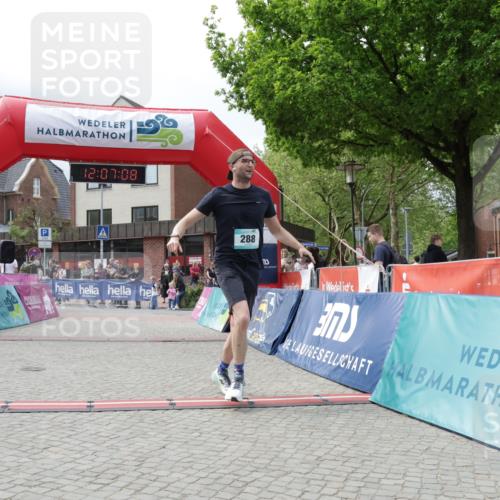 10.05.2026 - 8. Wedeler Halbmarathon Yannick Fuchs http://msf.ph/oto/9725582 10.05.2026 12:07:07 Ziel 288 meine-sportfotos.de