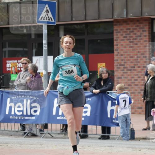 10.05.2026 - 8. Wedeler Halbmarathon Yannick Fuchs http://msf.ph/oto/9725598 10.05.2026 12:07:20 Ziel 398 meine-sportfotos.de