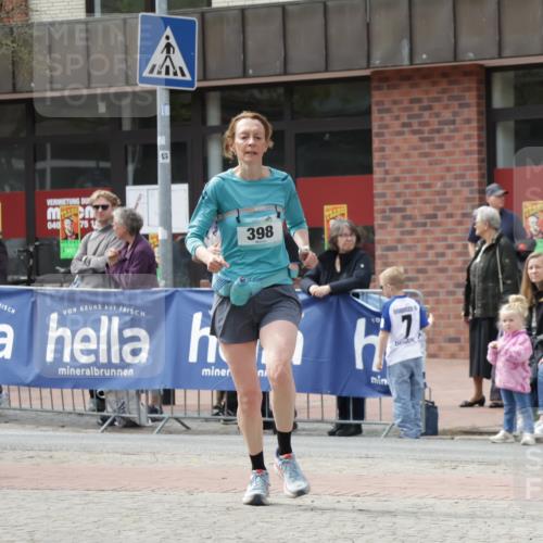 10.05.2026 - 8. Wedeler Halbmarathon Yannick Fuchs http://msf.ph/oto/9725602 10.05.2026 12:07:20 Ziel 398 meine-sportfotos.de