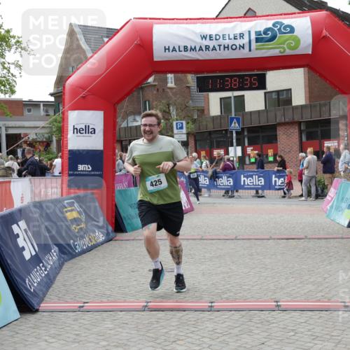 10.05.2026 - 8. Wedeler Halbmarathon Yannick Fuchs http://msf.ph/oto/9725603 10.05.2026 11:38:33 Ziel 425, 688, 765 meine-sportfotos.de