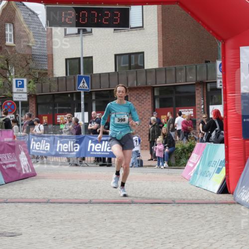 10.05.2026 - 8. Wedeler Halbmarathon Yannick Fuchs http://msf.ph/oto/9725607 10.05.2026 12:07:21 Ziel 398 meine-sportfotos.de