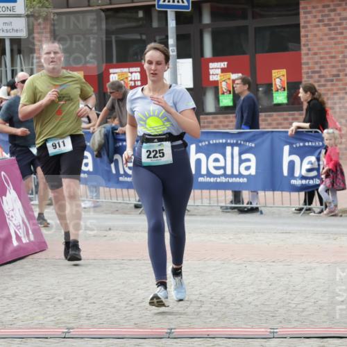 10.05.2026 - 8. Wedeler Halbmarathon Yannick Fuchs http://msf.ph/oto/9725624 10.05.2026 11:38:36 Ziel 29, 225, 425, 911 meine-sportfotos.de