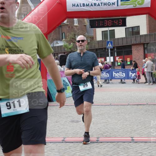10.05.2026 - 8. Wedeler Halbmarathon Yannick Fuchs http://msf.ph/oto/9725708 10.05.2026 11:38:41 Ziel 29, 225, 625, 911 meine-sportfotos.de