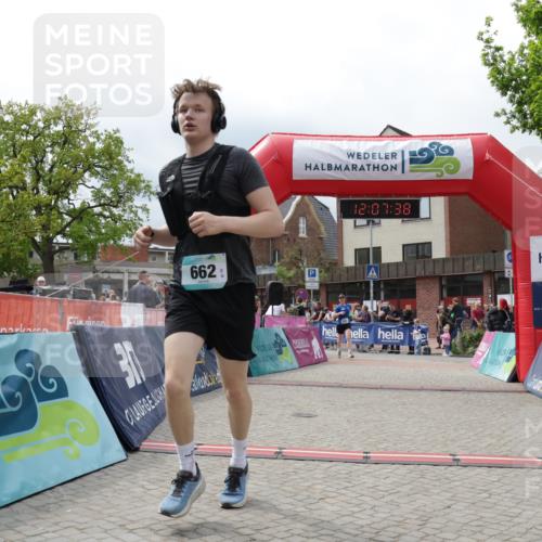 10.05.2026 - 8. Wedeler Halbmarathon Yannick Fuchs http://msf.ph/oto/9725711 10.05.2026 12:07:36 Ziel 18, 612, 662 meine-sportfotos.de