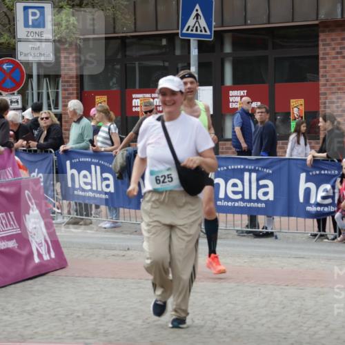 10.05.2026 - 8. Wedeler Halbmarathon Yannick Fuchs http://msf.ph/oto/9725726 10.05.2026 11:38:44 Ziel 29, 214, 225, 625, 911 meine-sportfotos.de