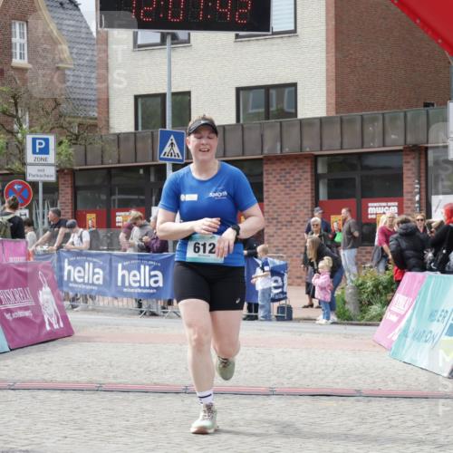 10.05.2026 - 8. Wedeler Halbmarathon Yannick Fuchs http://msf.ph/oto/9725742 10.05.2026 12:07:40 Ziel 612, 662 meine-sportfotos.de