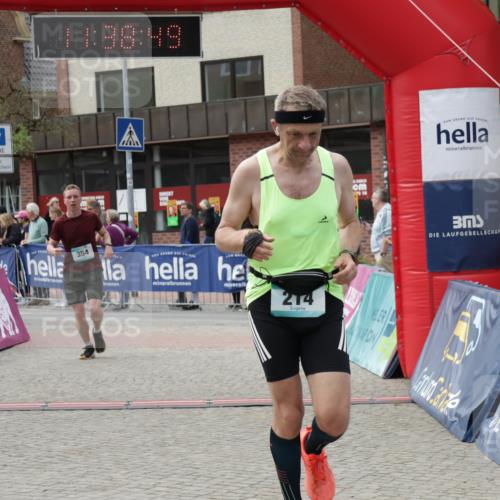10.05.2026 - 8. Wedeler Halbmarathon Yannick Fuchs http://msf.ph/oto/9725775 10.05.2026 11:38:47 Ziel 214, 354, 625 meine-sportfotos.de