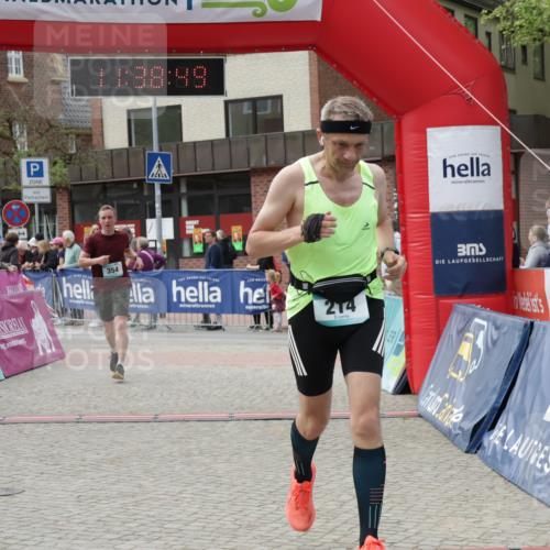 10.05.2026 - 8. Wedeler Halbmarathon Yannick Fuchs http://msf.ph/oto/9725778 10.05.2026 11:38:48 Ziel 214, 354, 625 meine-sportfotos.de