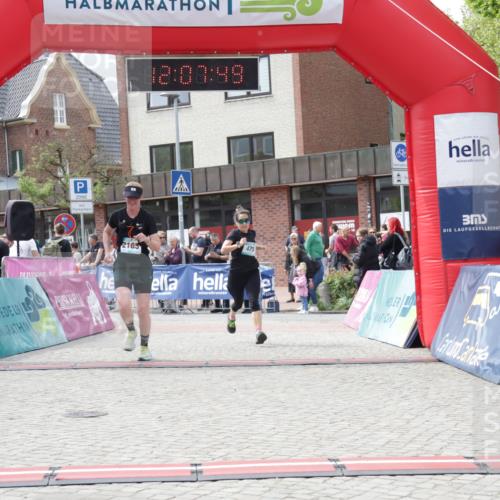 10.05.2026 - 8. Wedeler Halbmarathon Yannick Fuchs http://msf.ph/oto/9725779 10.05.2026 12:07:48 Ziel 475, 642, 2185 meine-sportfotos.de