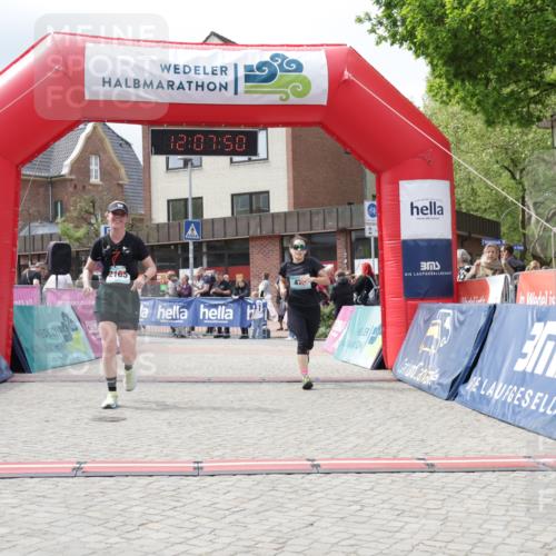 10.05.2026 - 8. Wedeler Halbmarathon Yannick Fuchs http://msf.ph/oto/9725787 10.05.2026 12:07:49 Ziel 475, 642, 2185 meine-sportfotos.de