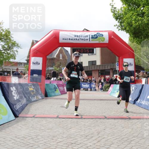 10.05.2026 - 8. Wedeler Halbmarathon Yannick Fuchs http://msf.ph/oto/9725808 10.05.2026 12:07:50 Ziel 475, 642, 726, 2185 meine-sportfotos.de