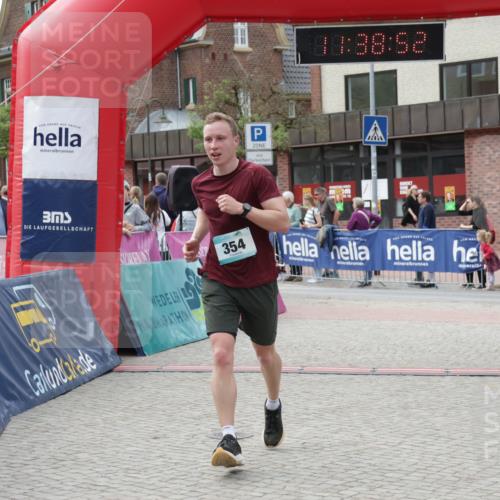 10.05.2026 - 8. Wedeler Halbmarathon Yannick Fuchs http://msf.ph/oto/9725817 10.05.2026 11:38:50 Ziel 214, 354, 625 meine-sportfotos.de
