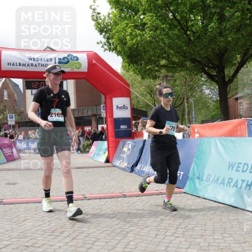 10.05.2026 - 8. Wedeler Halbmarathon Yannick Fuchs http://msf.ph/oto/9725827 10.05.2026 12:07:50 Ziel 475, 642, 726, 2185 meine-sportfotos.de