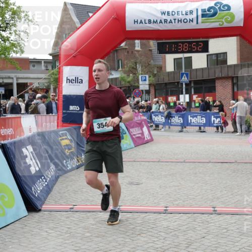 10.05.2026 - 8. Wedeler Halbmarathon Yannick Fuchs http://msf.ph/oto/9725837 10.05.2026 11:38:51 Ziel 214, 354, 625 meine-sportfotos.de