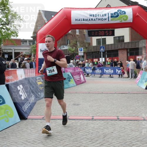 10.05.2026 - 8. Wedeler Halbmarathon Yannick Fuchs http://msf.ph/oto/9725841 10.05.2026 11:38:51 Ziel 214, 354, 625 meine-sportfotos.de
