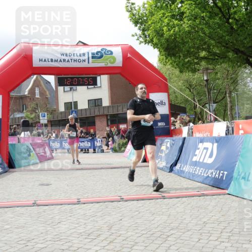 10.05.2026 - 8. Wedeler Halbmarathon Yannick Fuchs http://msf.ph/oto/9725875 10.05.2026 12:07:53 Ziel 475, 642, 726, 2185 meine-sportfotos.de
