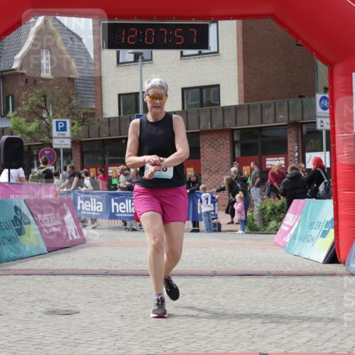 10.05.2026 - 8. Wedeler Halbmarathon Yannick Fuchs http://msf.ph/oto/9725879 10.05.2026 12:07:55 Ziel 642, 726 meine-sportfotos.de