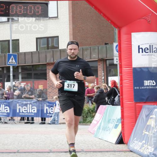10.05.2026 - 8. Wedeler Halbmarathon Yannick Fuchs http://msf.ph/oto/9725915 10.05.2026 12:08:08 Ziel 317 meine-sportfotos.de