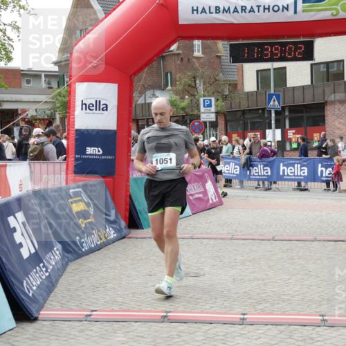 10.05.2026 - 8. Wedeler Halbmarathon Yannick Fuchs http://msf.ph/oto/9725949 10.05.2026 11:39:00 Ziel 13, 121, 392, 1051 meine-sportfotos.de