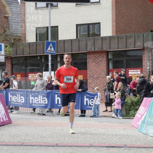 10.05.2026 - 8. Wedeler Halbmarathon Yannick Fuchs http://msf.ph/oto/9725954 10.05.2026 12:08:13 Ziel 317, 359 meine-sportfotos.de