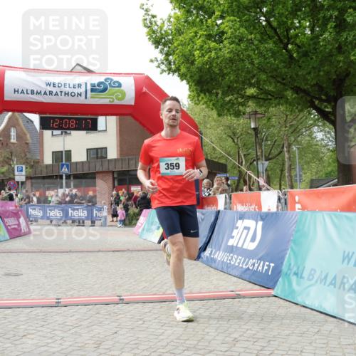10.05.2026 - 8. Wedeler Halbmarathon Yannick Fuchs http://msf.ph/oto/9726005 10.05.2026 12:08:15 Ziel 359 meine-sportfotos.de