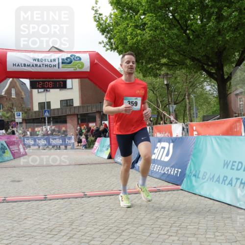 10.05.2026 - 8. Wedeler Halbmarathon Yannick Fuchs http://msf.ph/oto/9726012 10.05.2026 12:08:16 Ziel 359 meine-sportfotos.de