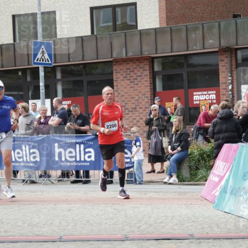 10.05.2026 - 8. Wedeler Halbmarathon Yannick Fuchs http://msf.ph/oto/9726033 10.05.2026 12:08:18 Ziel 328, 359, 683, 2200 meine-sportfotos.de