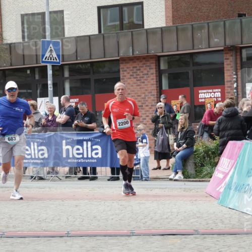 10.05.2026 - 8. Wedeler Halbmarathon Yannick Fuchs http://msf.ph/oto/9726038 10.05.2026 12:08:18 Ziel 328, 359, 683, 2200 meine-sportfotos.de