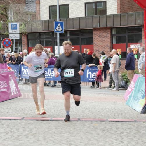 10.05.2026 - 8. Wedeler Halbmarathon Yannick Fuchs http://msf.ph/oto/9726048 10.05.2026 11:39:08 Ziel 121, 392, 2097, 2104, 2113 meine-sportfotos.de