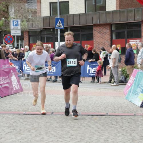 10.05.2026 - 8. Wedeler Halbmarathon Yannick Fuchs http://msf.ph/oto/9726055 10.05.2026 11:39:08 Ziel 121, 392, 2097, 2104, 2113 meine-sportfotos.de