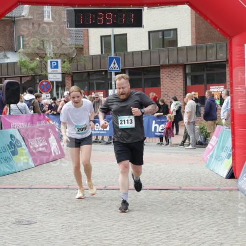 10.05.2026 - 8. Wedeler Halbmarathon Yannick Fuchs http://msf.ph/oto/9726060 10.05.2026 11:39:09 Ziel 121, 392, 2097, 2104, 2113 meine-sportfotos.de