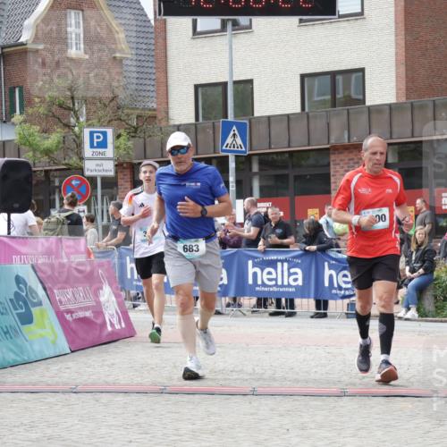 10.05.2026 - 8. Wedeler Halbmarathon Yannick Fuchs http://msf.ph/oto/9726061 10.05.2026 12:08:20 Ziel 328, 359, 683, 2200 meine-sportfotos.de