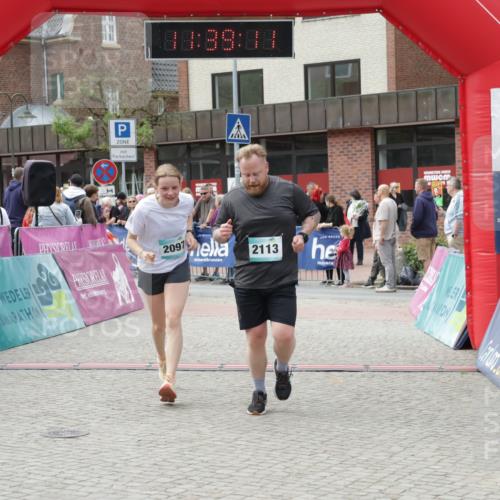 10.05.2026 - 8. Wedeler Halbmarathon Yannick Fuchs http://msf.ph/oto/9726064 10.05.2026 11:39:09 Ziel 121, 392, 2097, 2104, 2113 meine-sportfotos.de