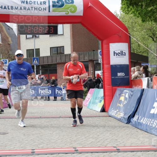 10.05.2026 - 8. Wedeler Halbmarathon Yannick Fuchs http://msf.ph/oto/9726074 10.05.2026 12:08:21 Ziel 328, 683, 2200 meine-sportfotos.de