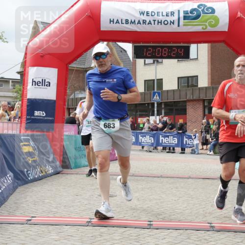 10.05.2026 - 8. Wedeler Halbmarathon Yannick Fuchs http://msf.ph/oto/9726091 10.05.2026 12:08:22 Ziel 328, 683, 2200 meine-sportfotos.de