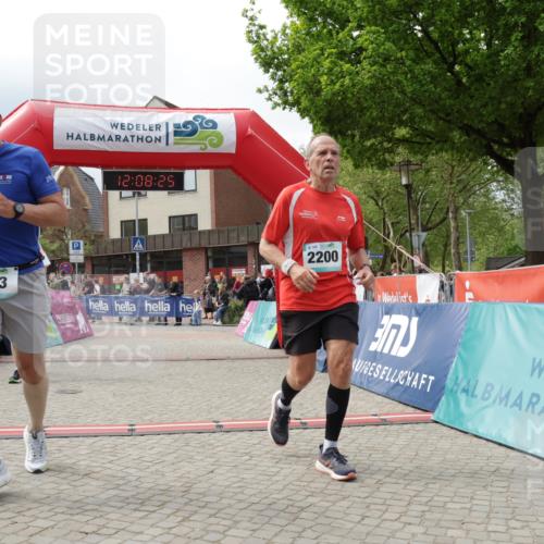 10.05.2026 - 8. Wedeler Halbmarathon Yannick Fuchs http://msf.ph/oto/9726102 10.05.2026 12:08:23 Ziel 328, 683, 2200 meine-sportfotos.de
