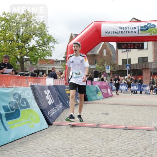 10.05.2026 - 8. Wedeler Halbmarathon Yannick Fuchs http://msf.ph/oto/9726119 10.05.2026 12:08:25 Ziel 171, 328, 683, 1002, 2200 meine-sportfotos.de