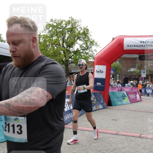 10.05.2026 - 8. Wedeler Halbmarathon Yannick Fuchs http://msf.ph/oto/9726133 10.05.2026 11:39:14 Ziel 871, 2097, 2104, 2113 meine-sportfotos.de