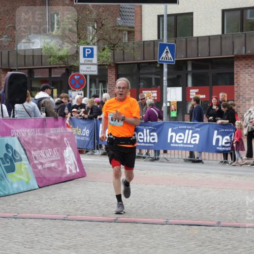 10.05.2026 - 8. Wedeler Halbmarathon Yannick Fuchs http://msf.ph/oto/9726153 10.05.2026 11:39:17 Ziel 871, 2104 meine-sportfotos.de