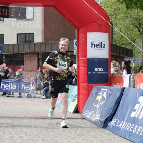 10.05.2026 - 8. Wedeler Halbmarathon Yannick Fuchs http://msf.ph/oto/9726167 10.05.2026 12:08:29 Ziel 171, 254, 376, 384, 1002 meine-sportfotos.de