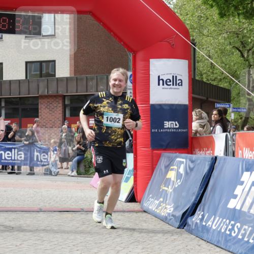 10.05.2026 - 8. Wedeler Halbmarathon Yannick Fuchs http://msf.ph/oto/9726170 10.05.2026 12:08:29 Ziel 171, 254, 376, 384, 1002 meine-sportfotos.de