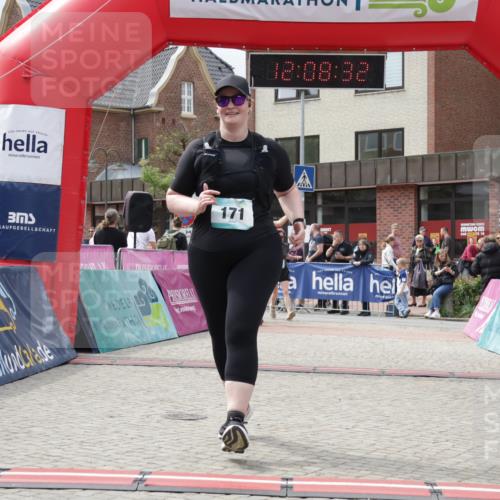 10.05.2026 - 8. Wedeler Halbmarathon Yannick Fuchs http://msf.ph/oto/9726179 10.05.2026 12:08:30 Ziel 171, 254, 376, 384, 1002 meine-sportfotos.de
